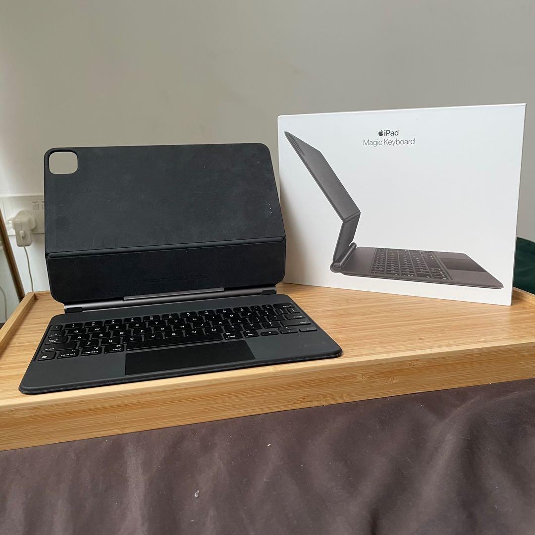 Apple Magic Keyboard FOR IPAD PRO 11 INCH AND 12.9 INCH